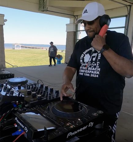 https://djskippmusic.com/wp-content/uploads/2026/04/djskipp-housemusic-434x464.jpg